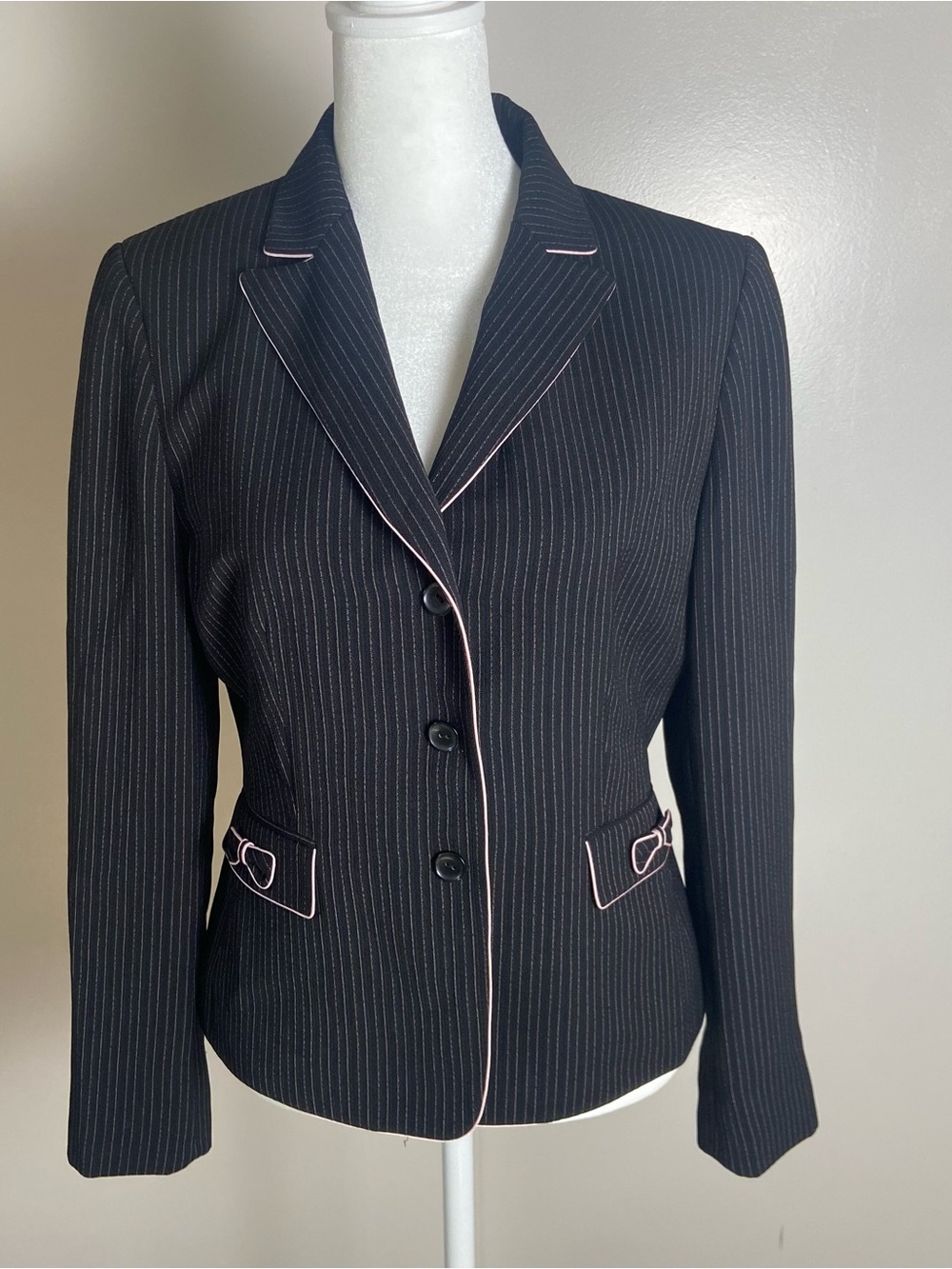Tahari ASL Black Pinstripe Women's Blazer with Pink Trim size 6P